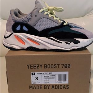 Yeezy Boost 700